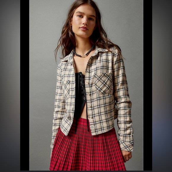 NWT Bdg Dakota Cropped Flannel Button-Down Shirt Size Small - Picture 1 of 8